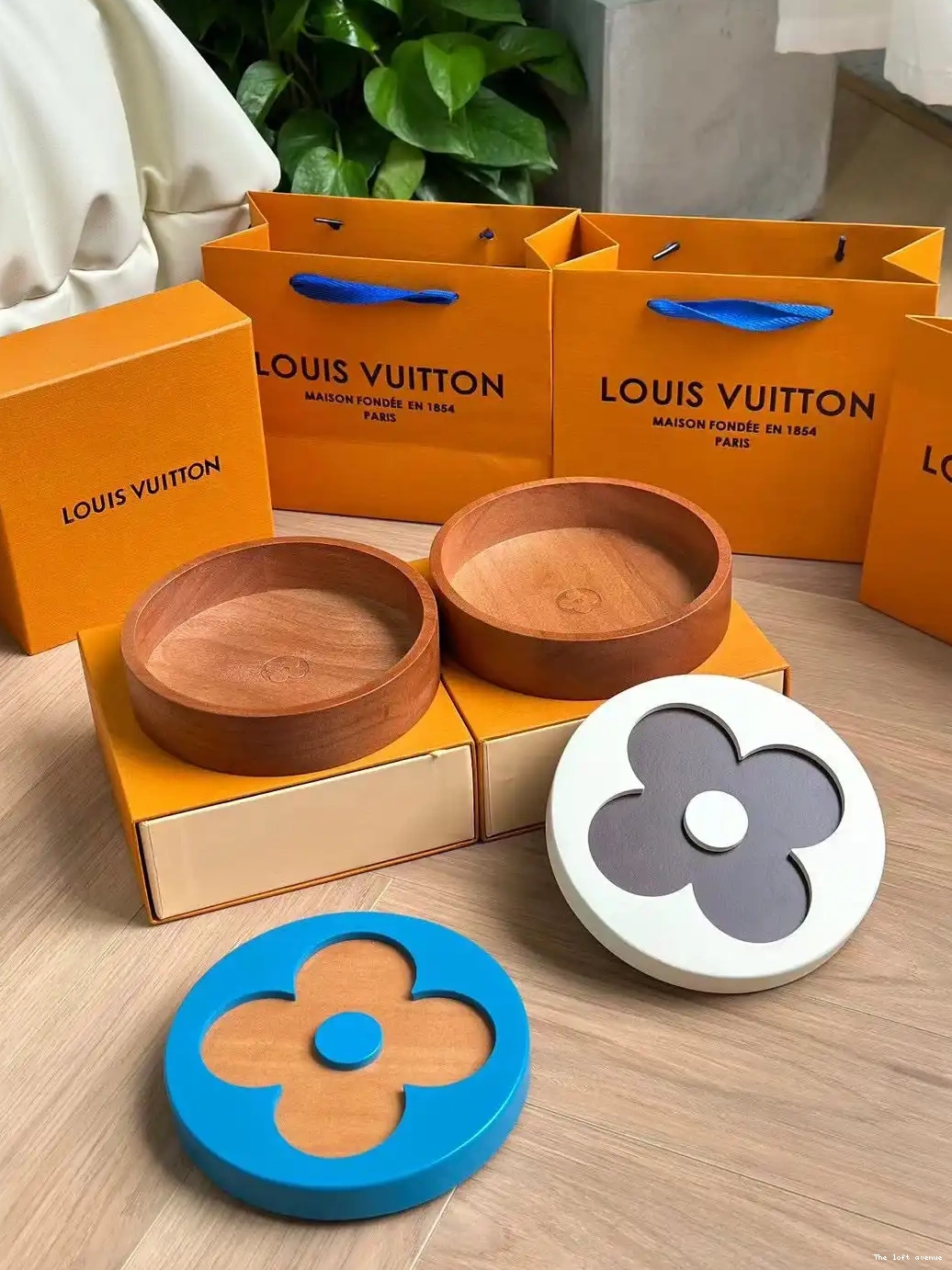 CUSTOM FLOWER LV BOX 0605